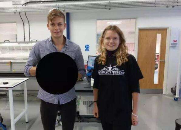 “超级黑”2.0问世，世上最黑的颜料将为艺术创作带来什么改变