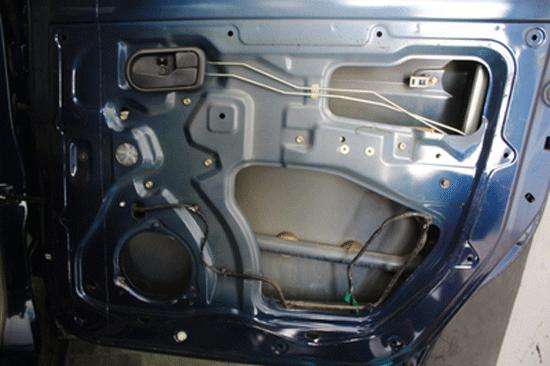 轻量化不再只靠铝合金 塑料尾门板已经研发成功