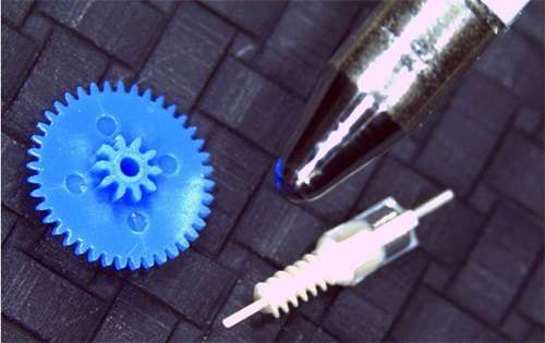 带有内螺纹的微型复杂注塑件 玩出了哪些高科技?