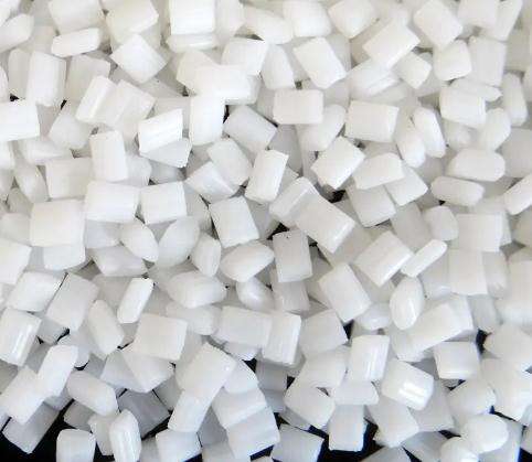 色母粒用抗氧剂是什么？抗氧剂和UV抗老化母粒在色母粒塑料制品中主要有什么作用？