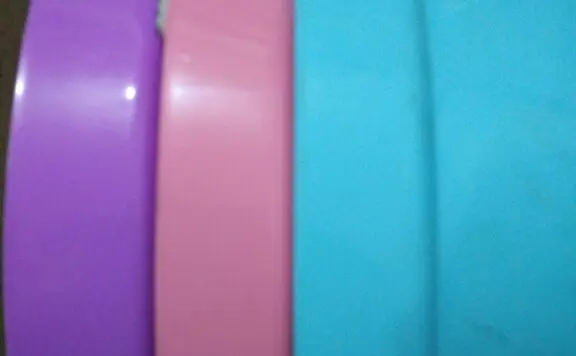 给大家介绍一组塑料凳子颜色的设计方案