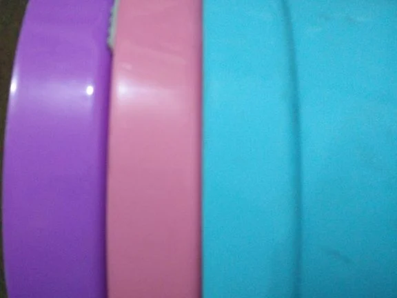 给大家介绍一组塑料凳子颜色的设计方案